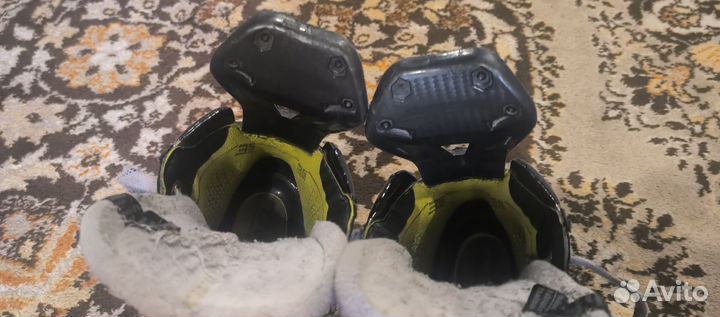 Хоккейные коньки