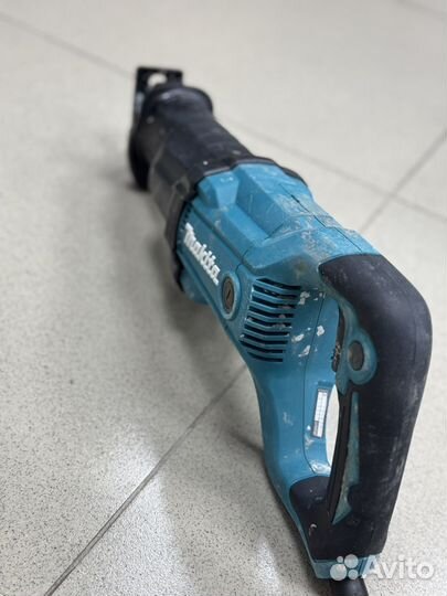 Сабельная пила Makita JR3051TK