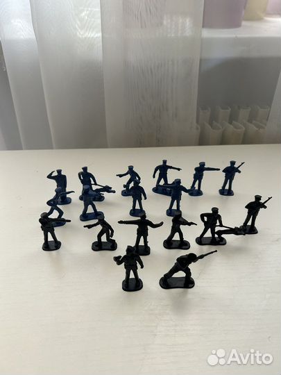 Игрушки СССР солдатики