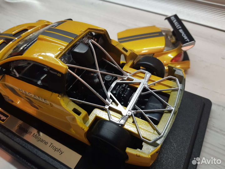 Модель Renault Megan Trophy 1:24