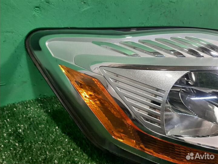 Фара правая Ford Kuga CBV 2011