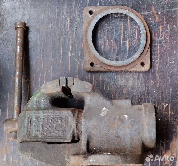 Тиски и другие инструменты СССР