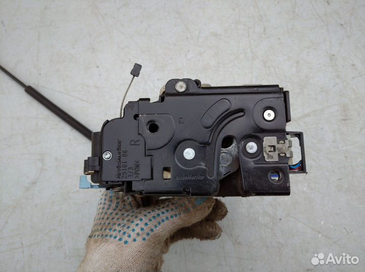 Замок передний правый Шкода Октавия А5