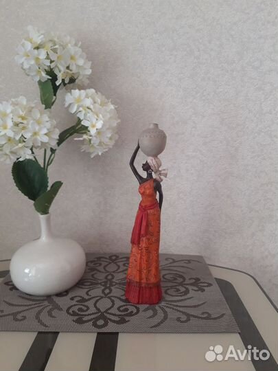 Статуэтка негритянка 33 см