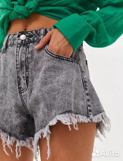 Шорты джинсовые с бахромой