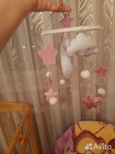Мобиль в кроватку из фетра