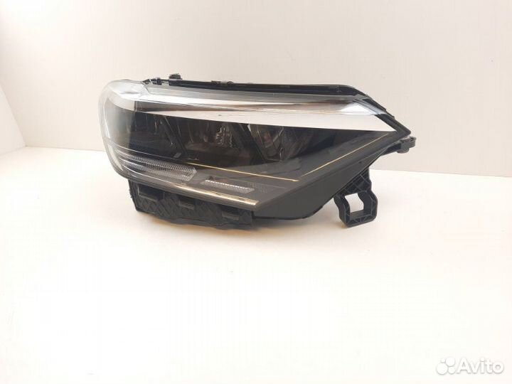 Фара правая Volkswagen Polo 6 2020