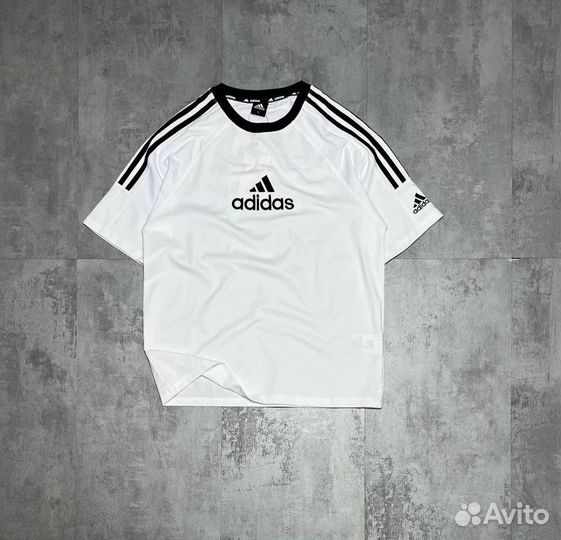 Футболка adidas