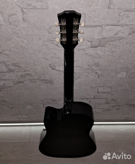 Акустическая гитара