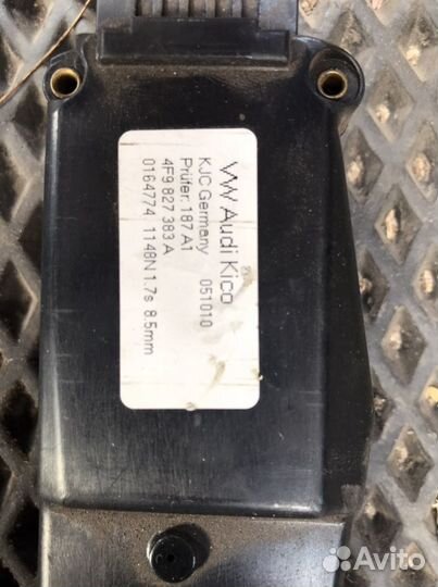 Замок багажника(доводчик) Шкода Суперб