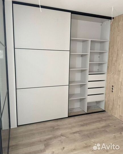 Шкаф купе зеркальный