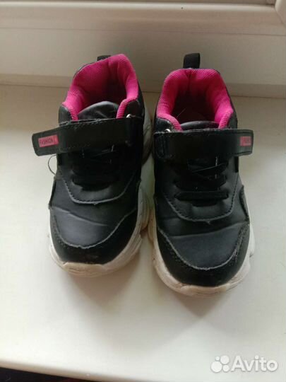 Кроссовки детские