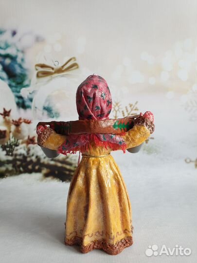 Девушка с коромыслом ватная ёлочная игрушка