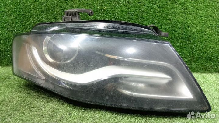 Фара Audi A4 Правая