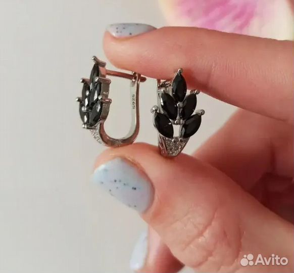 Серьги со шпинелью