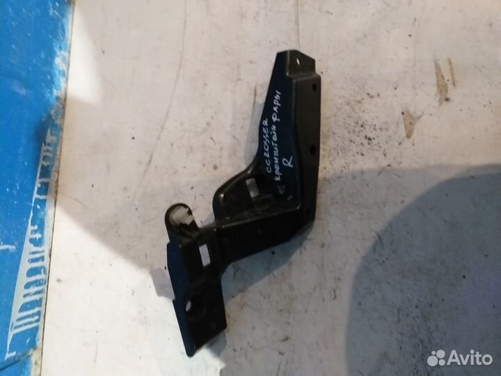 Кронштейн правой фары Ситроен С-Crosser