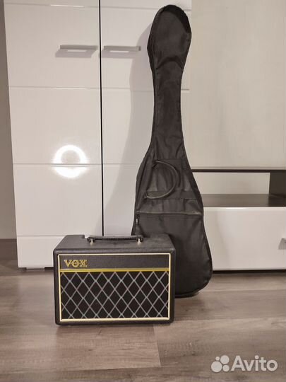 Бас гитара и комбик