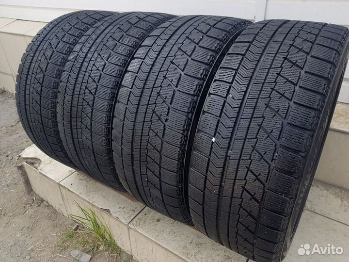 Bridgestone Blizzak VRX 225/50 R17 94Q