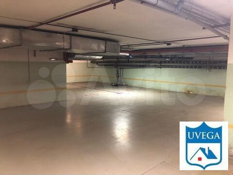 Машиноместо, 18 м²