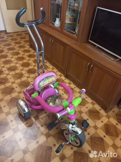 Детский велосипед для девочек трёхколёсный