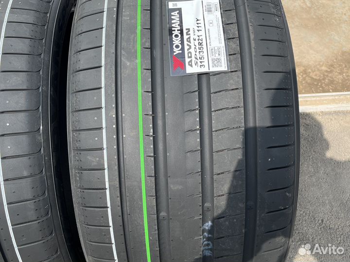 Yokohama Advan Sport V107E 315/35 R21 и 275/40 R21 111Y