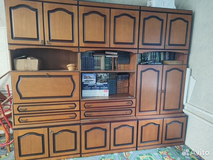 Стенка в гостиную бу