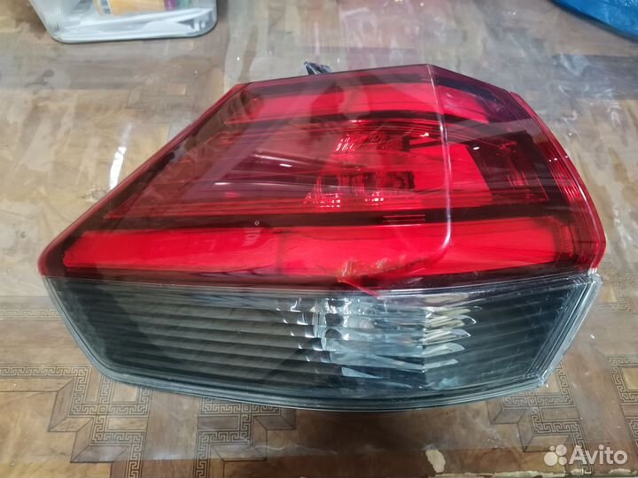 Фонарь задний левый nissan x trail t32