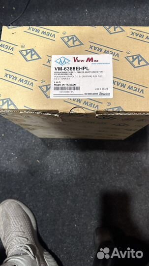 Зеркало левое на volkswagen polo sedan (2010