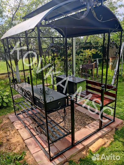 Беседка с мангалом