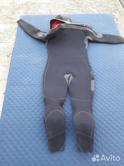 Гидрокостюм полсухой для дайвинга