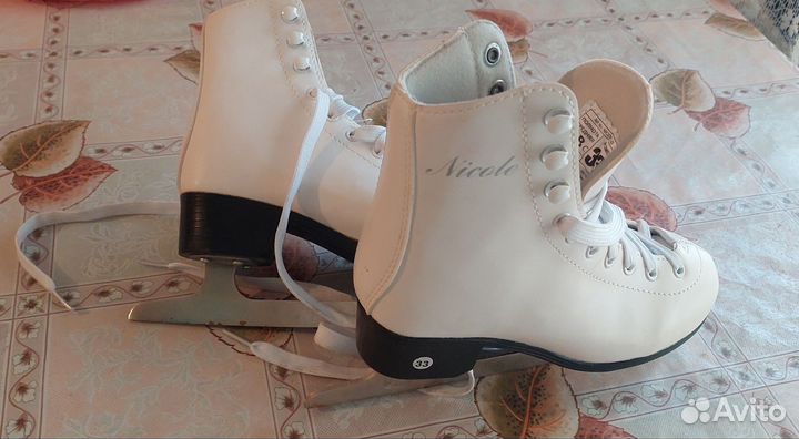 Коньки фигурные 