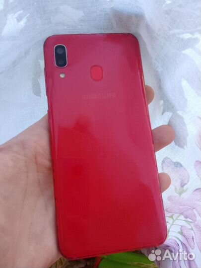 Samsung Galaxy A20, 3/32 ГБ