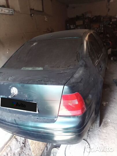 Volkswagen Bora 2.0 МТ, 1999, битый, 235 000 км