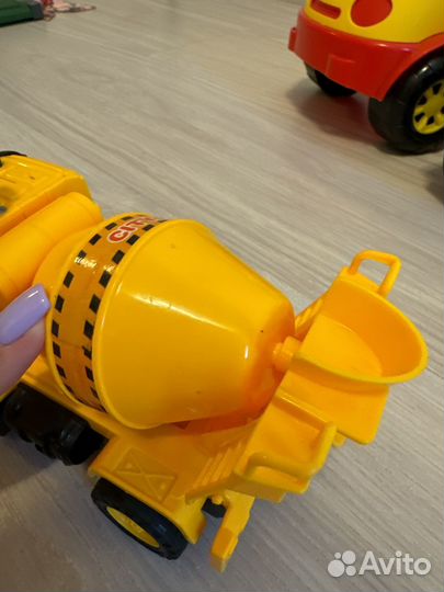 Машинки и мотоцикл игрушечные