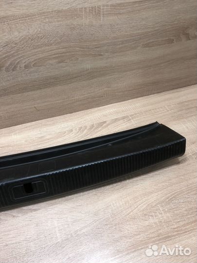 Накладка багажника Audi A8 D3 4E0863471B