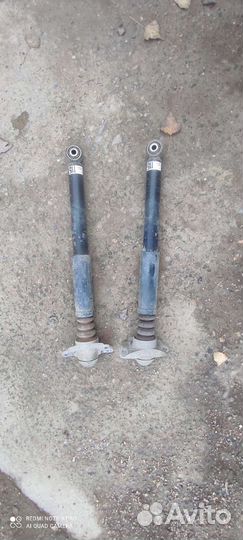 Задние стойки на volkswagen jetta 2015 г в