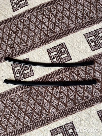 Уплотнитель капота Opel Astra H оригинал