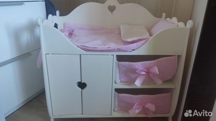 Кроватка шкаф и одежда для куклы 45см