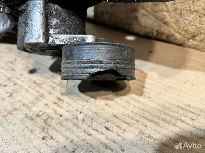 Крепление генератора Renault Megane 2