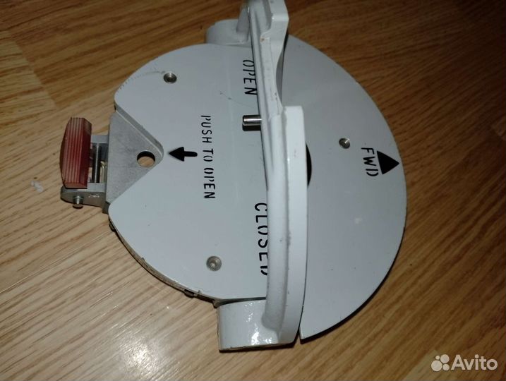 Лючок топливного бака (ручка откидная)