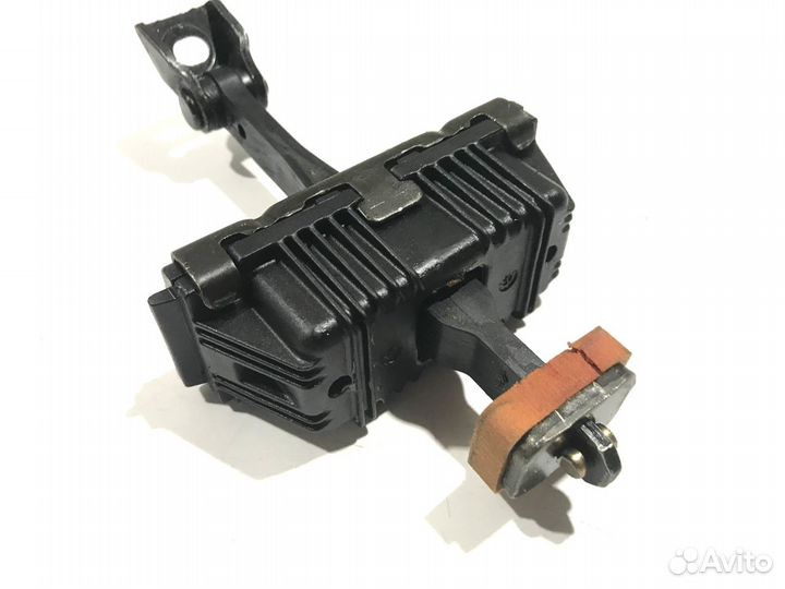 Ограничитель задний левый BMW X5 E53