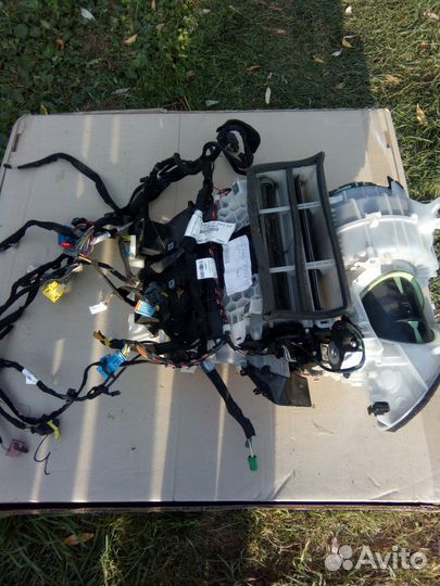Печка на Peugeot 308 с мотором и проводами