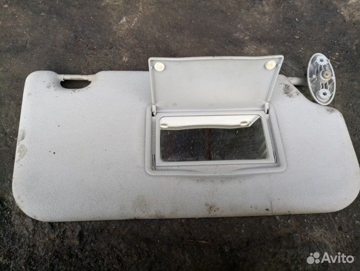 Козырек солнцезащитный передний правый Ford Fusion