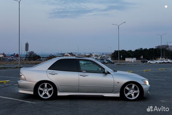 Toyota Altezza 2.0 AT, 1999, 372 000 км