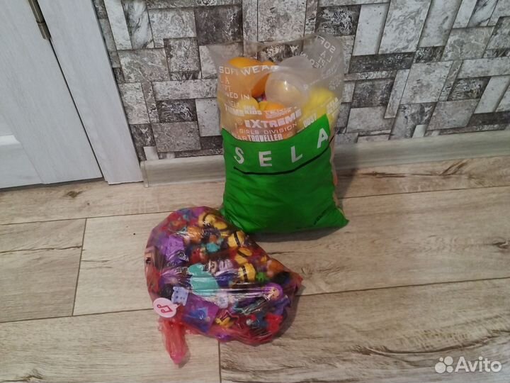 Игрушки из киндера пакетом