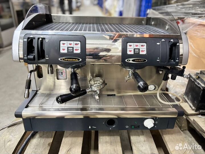 Кофемашина рожковая Faema бу