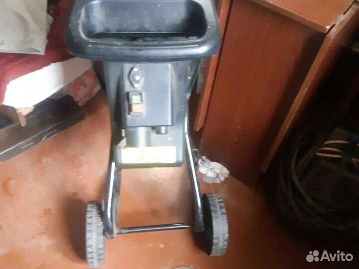 Садовый измельчитель бу