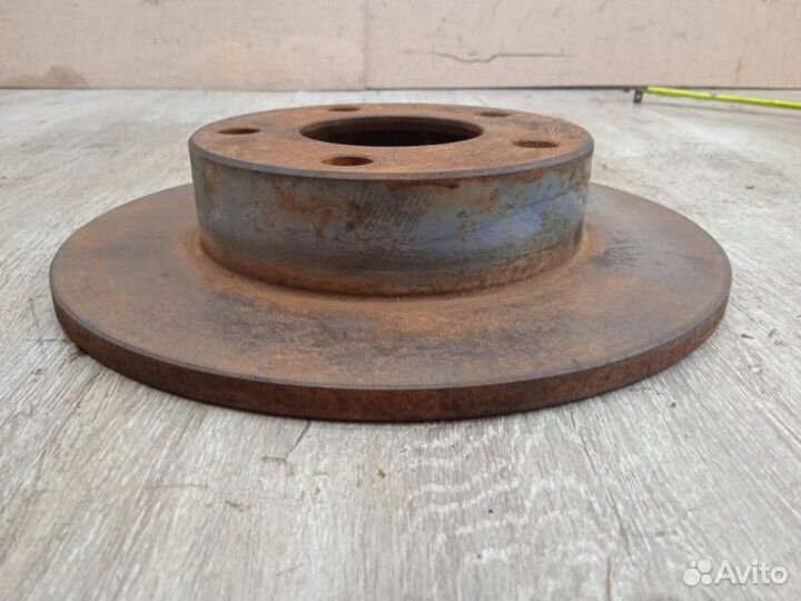 Диск тормозной задний Audi A4 B5 1.8 2000