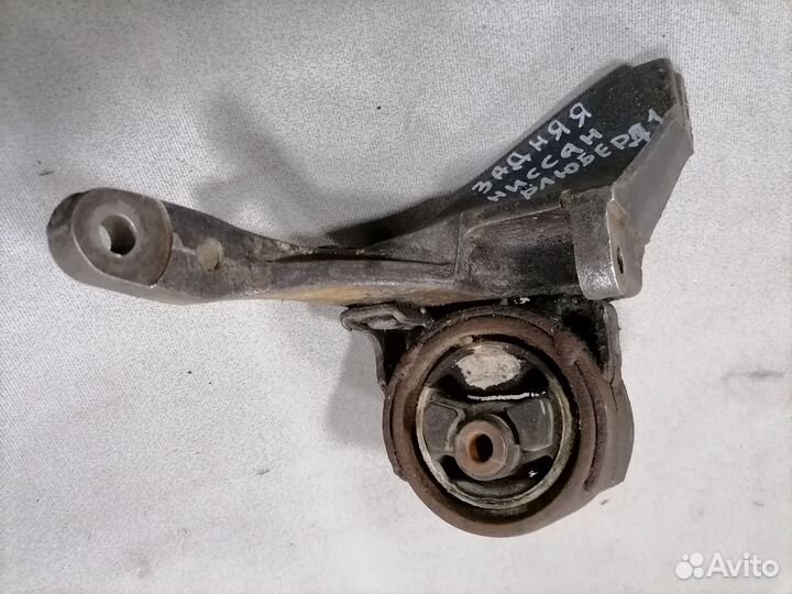 Опора МКПП с кронштейном Nissan Bluebird 1983-90