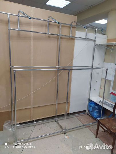 Торговая стойка с крючками